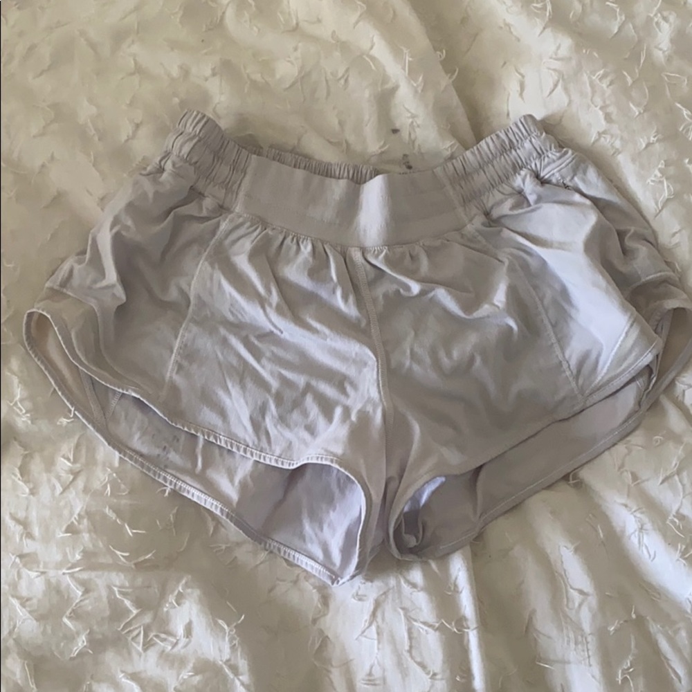 White lululemon shorts hotty hot 2.5